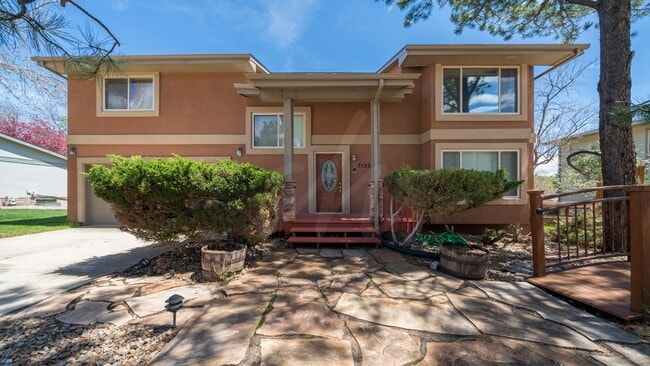 Building Photo - 5 Bedroom 3.5 Bath Home in Discovery @ Rockrimmon