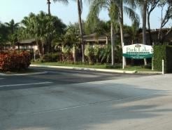 Park Lake Apartments - Park Lake Apartments