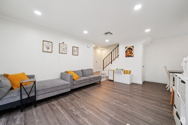 Building Photo - 1748 S Mountain Ave Unit Apt A