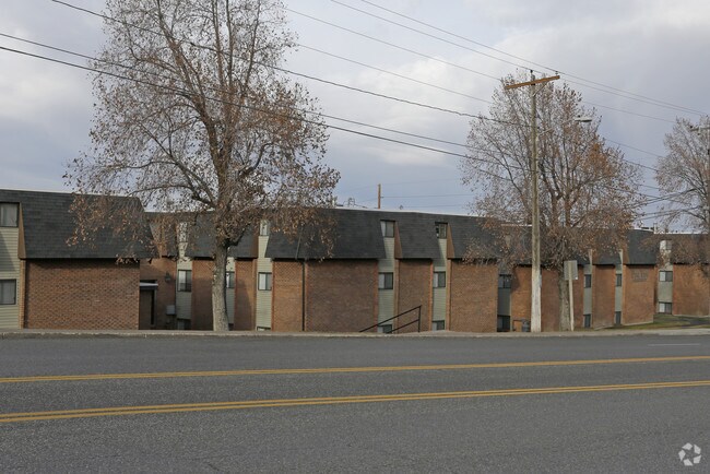 Photo - Pine View Apartments