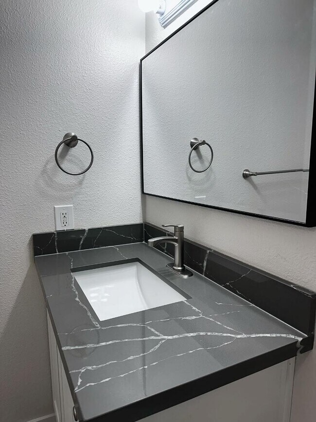 6648 Littlerock Rd SW Apartment Tumwater, WA