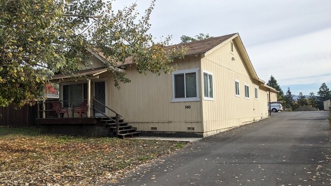 Building Photo - COMING SOON: Spacious Country Home in Penn...