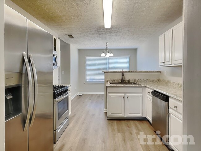 Photo - 185 Labrea Blvd