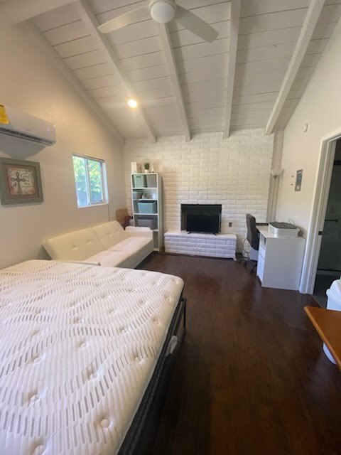 Photo - 18747 Schoenborn St