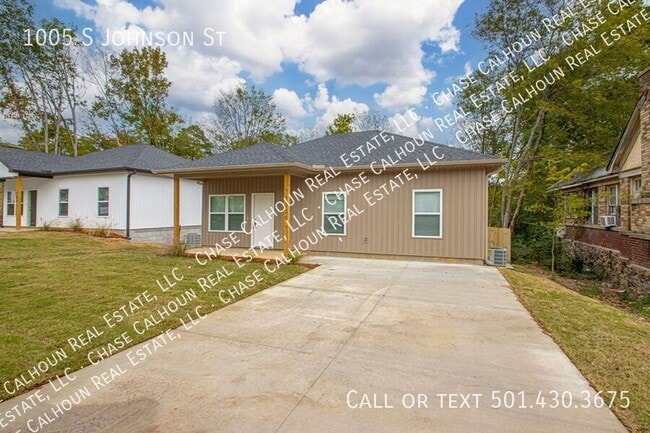 Photo - 1005 Johnson St