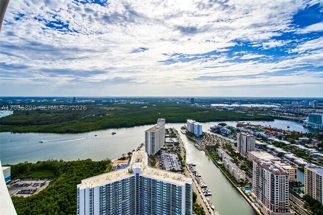 Building Photo - 15701 Collins Ave Unit 4603