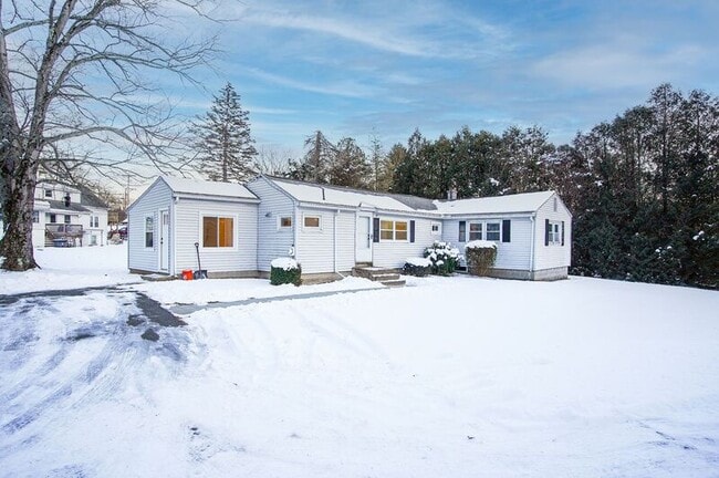 Building Photo - 2403 Westfield St