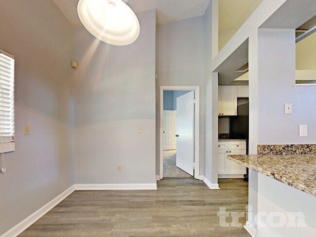 Photo - 2913 James Melvin Dr