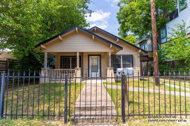 Building Photo - 2410 Santa Rita St Rental