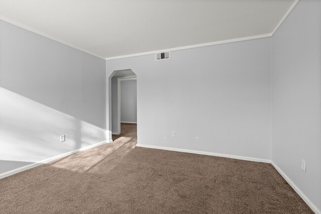 Photo - 24126 Dartmouth St