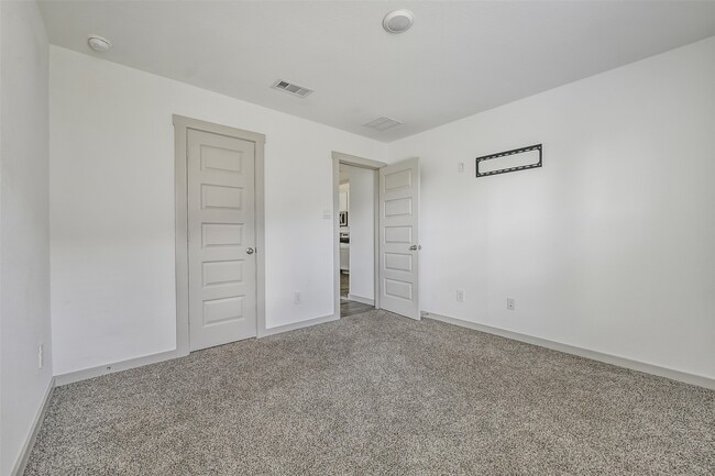 1004 Great Barracuda Ln