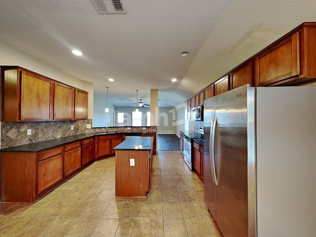 5531 Southern Oaks