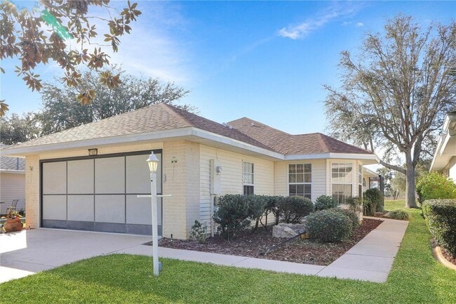 Photo - 21837 Royal St Georges Ln Casa