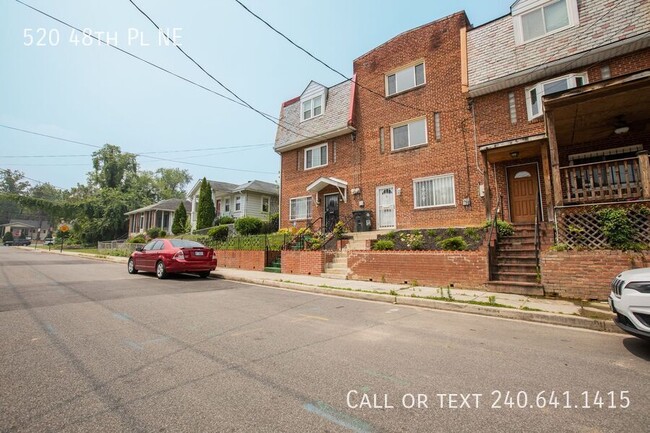 Photo - 520 48th Pl NE