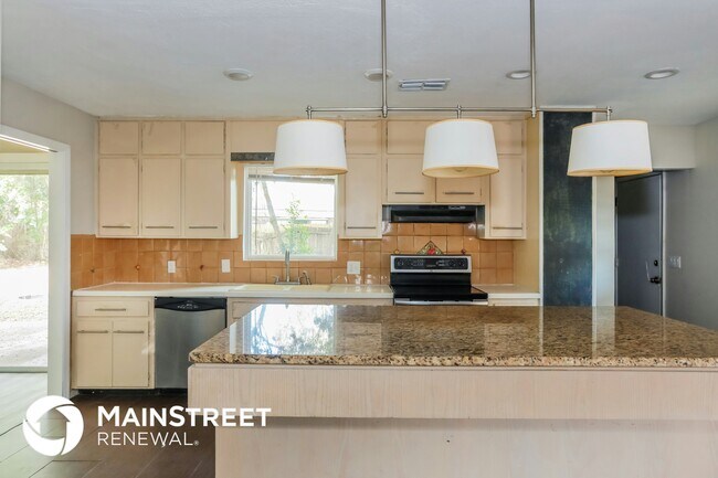 Photo - 1555 Shirl Ln