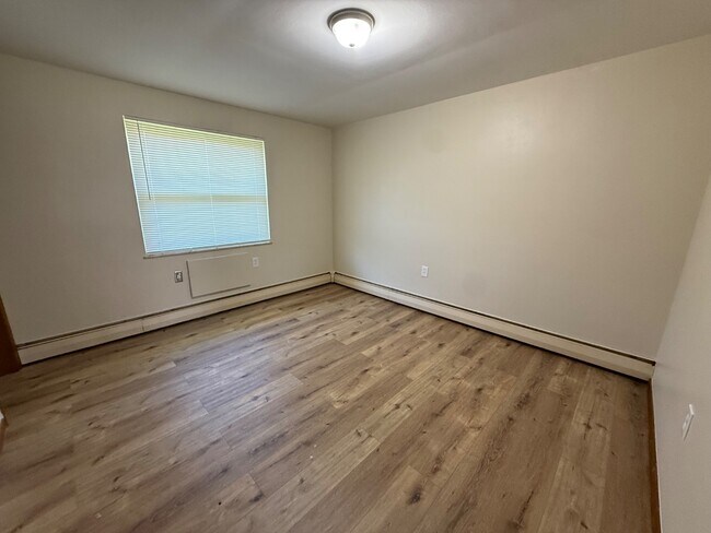 112 S Scott St - 112 S Scott St. Apt-C