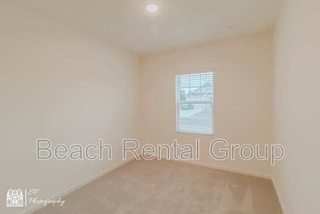 Photo - 157 Linares St