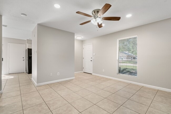 Photo - 81 S Wavy Oak Cir