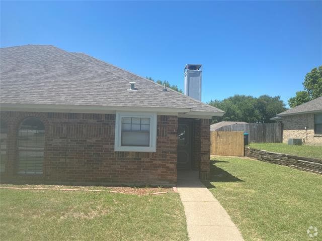 Building Photo - 10303 Lone Pine Ln Rental