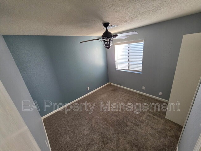 4819 Platinum Loop NE