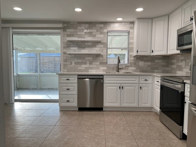 Photo - 8820 Pohoy Ave