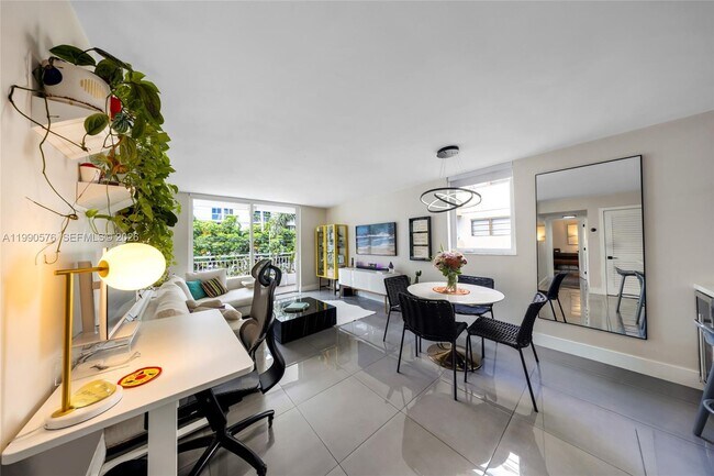 Photo - 1665 Bay Rd Unidad 221