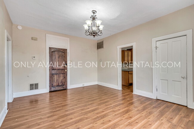 Building Photo - 1040 E 200 S Rental