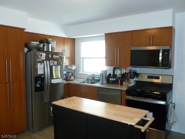 Photo - 33 N Willow St