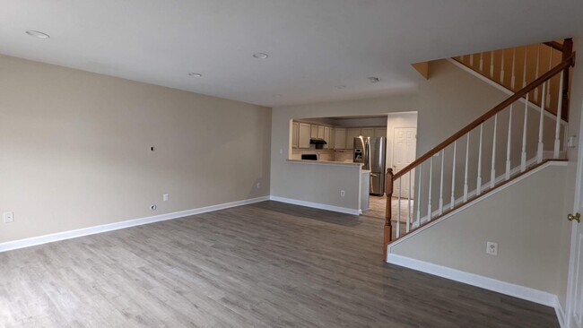 Photo - 829 Gallows Ct