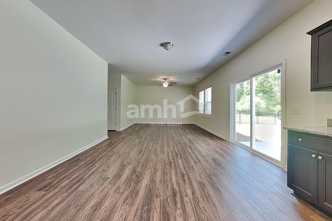 Photo - 170 Orion Way