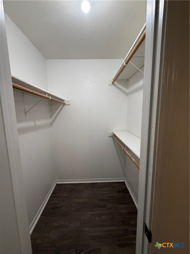 Photo - 802 Hackberry St