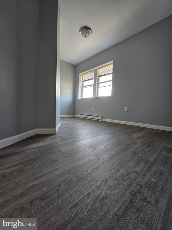 Photo - 2821 Chalmers Ave