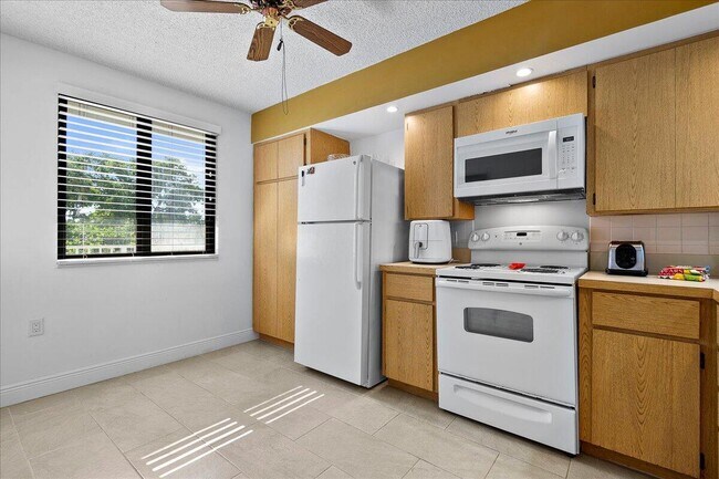 Photo - 2421 Village Blvd Unit 206