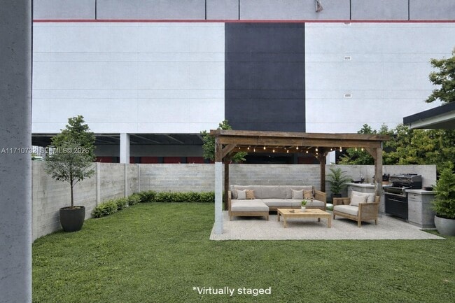 Building Photo - 3529 NW 34th St Unit BACK