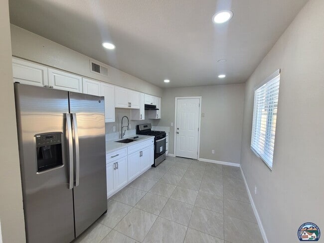 Building Photo - 510 Encinas Ave Unit D