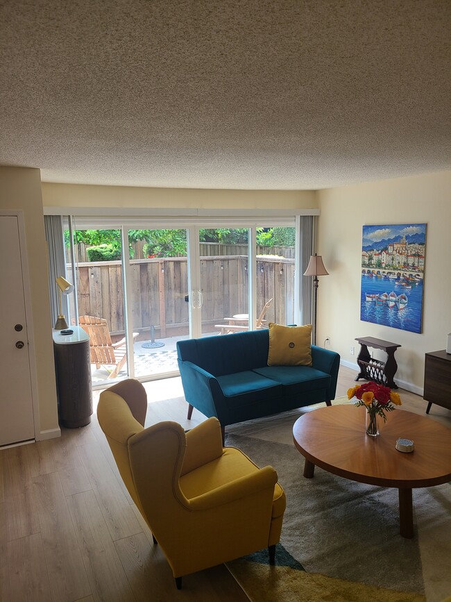 Mid-Century Modern Living Room - 1919 Ygnacio Valley Rd Condo Unit 86