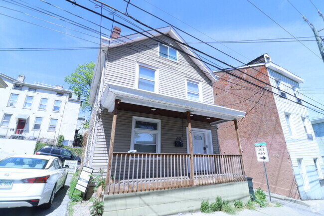 Building Photo - 208 Warner St Rental