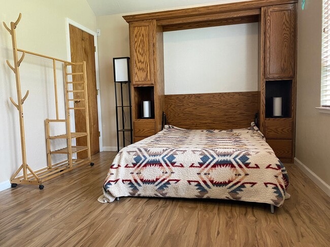 Photo - 477 E Sacramento Ave