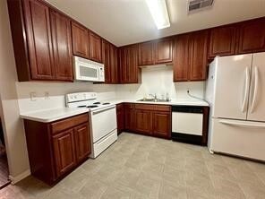 Photo - 412 E 40th 1/2 St