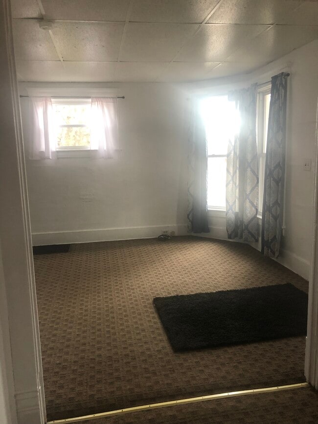 Photo - 2202 Raspberry St