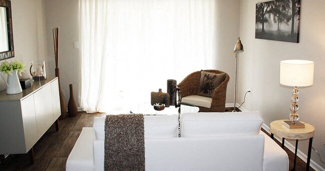 Photo - Promenade At Edgewater Apartments