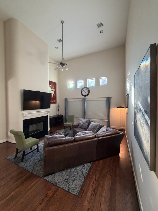 Photo - 5810 Darling St