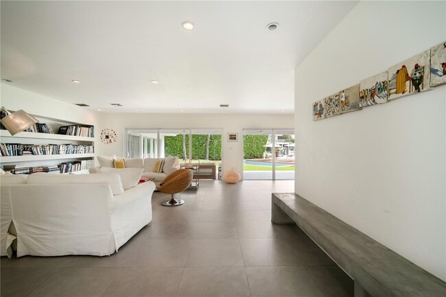 Photo - 861 Harbor Dr