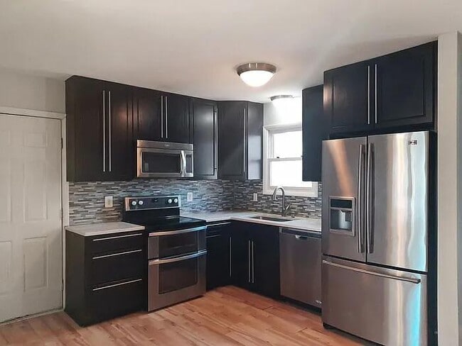 Photo - 690 San Gabriel Rd