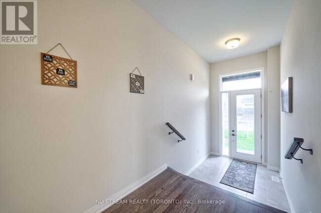 Photo - 3185 Searidge St