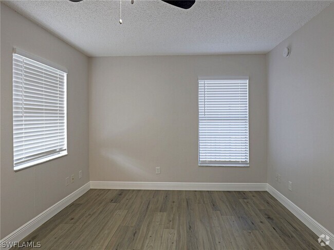 Building Photo - 5321 Summerlin Rd Unit 2116 Rental