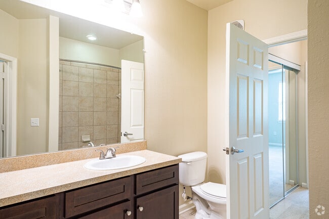 Oak- 1BR, 1BA