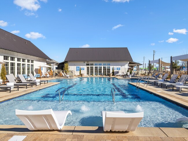 Swimming Pool - LEO Jamestown