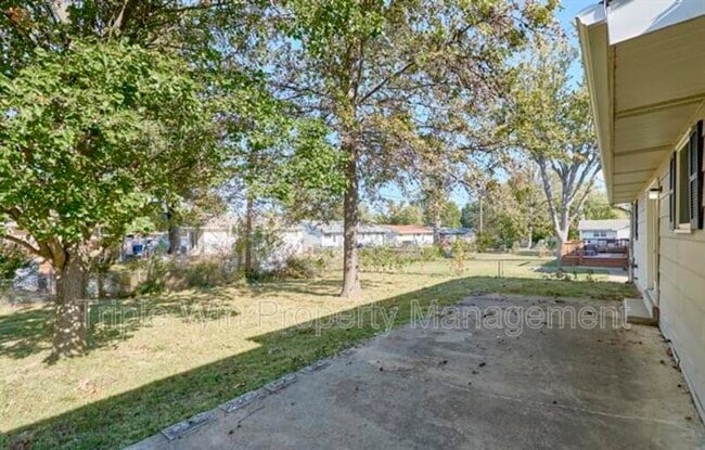 Photo - 1405 Willowbrook Dr