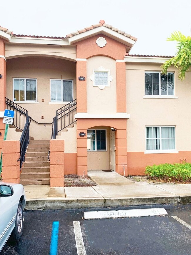 Building Photo - 2BD/2BA Condo in Briar Bay!